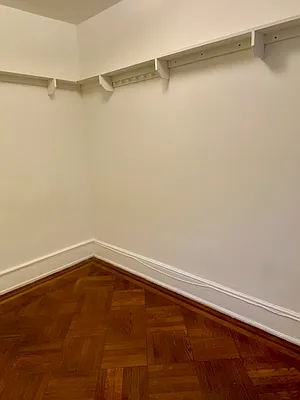 Rented by Green Line Realty | media 15