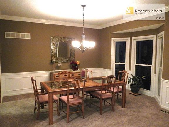 Fresh paint, new carpet, new lighting and fabulous entertaining