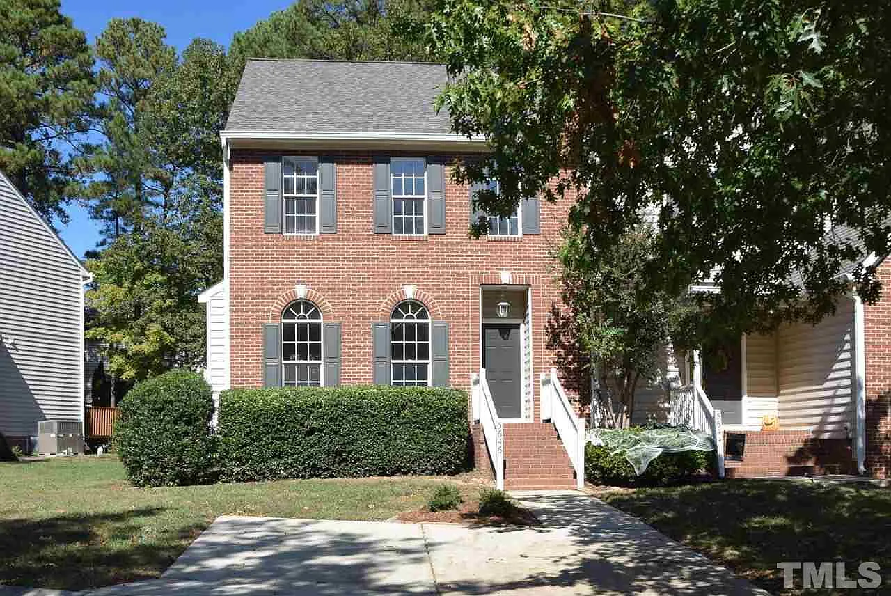 3 bed, 2.5 bath, 1669 sqft, $2,100 — Photo 1