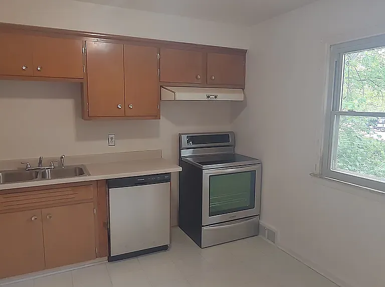 166 Alter Rd — Photo 3