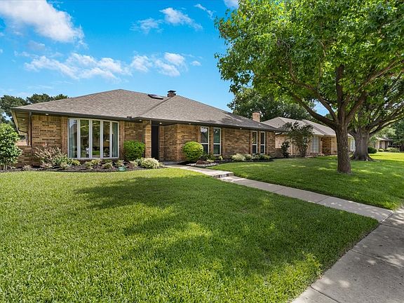 3rd image of 2303 Stone Glen Ln
