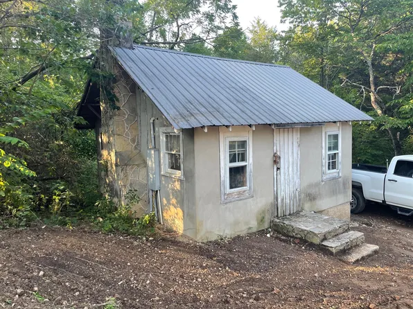 24554 County Road 122, Macomb, MO 65702