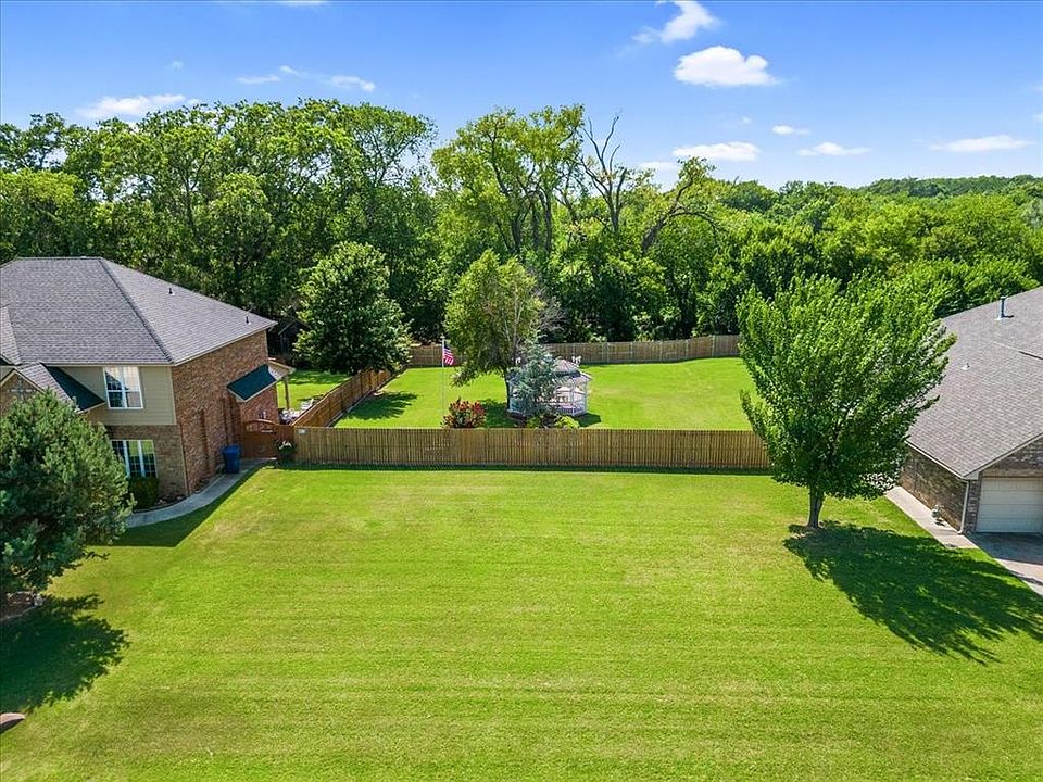 1st image of 1410 W Savannah Cir #26