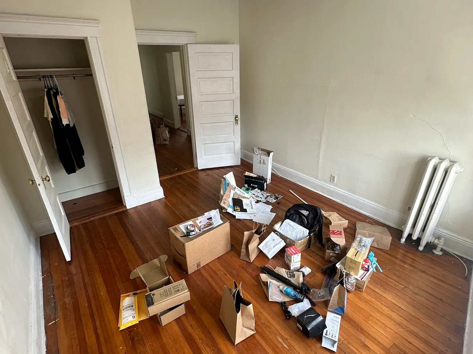 3 bed, 9999 sqft, $3,195 — Photo 4