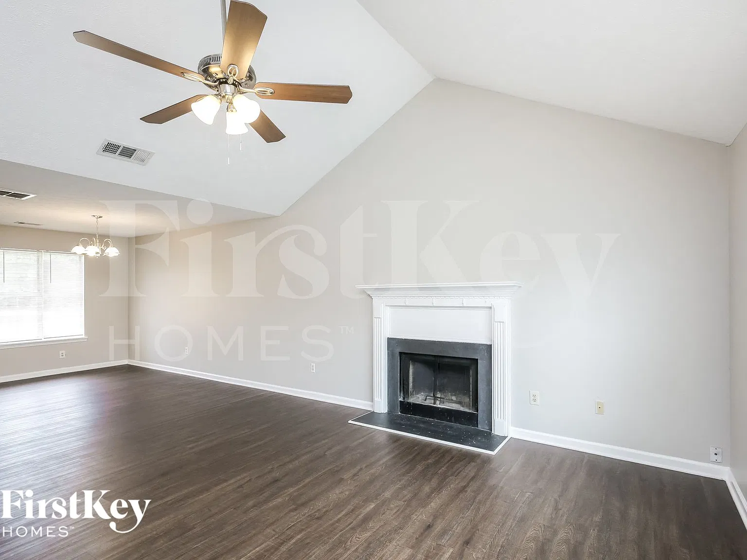 4 bed, 2.0 bath, 2300 sqft, $2,355 — Photo 2