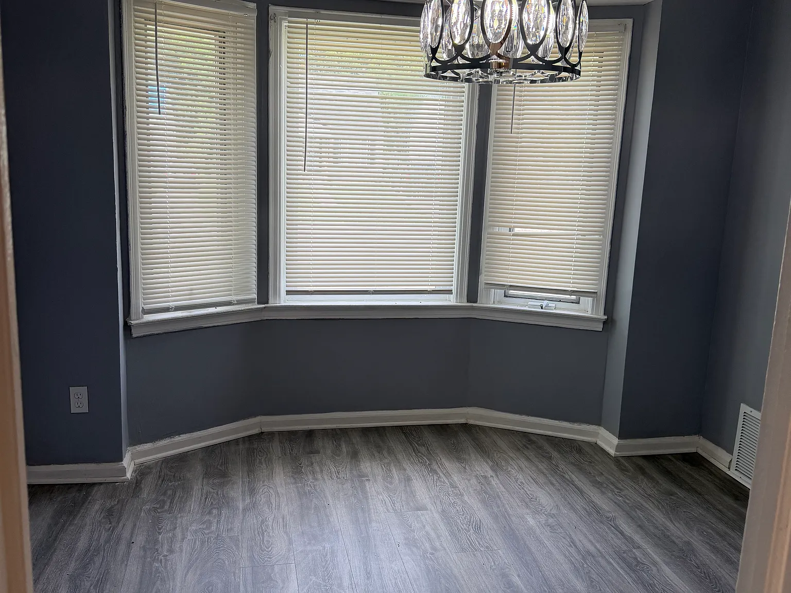 3 bed, 1200 sqft, $1,400 — Photo 2