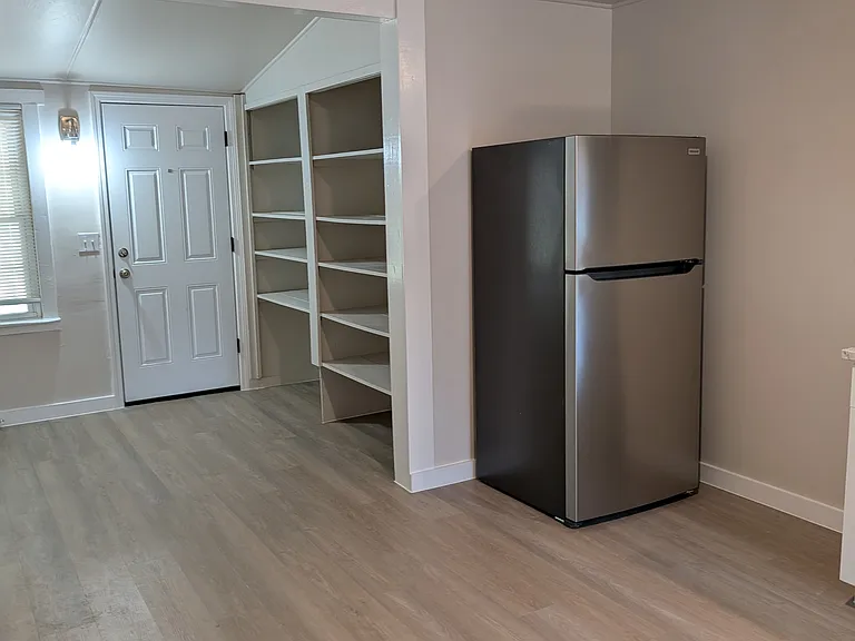 259 Wells St — Photo 5