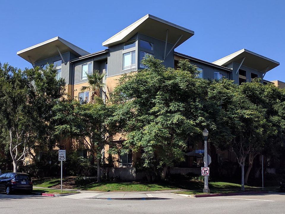 Waterstone Complex