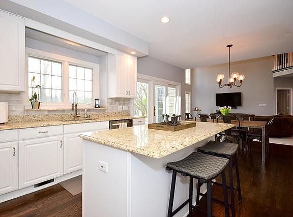 3rd image of 2704 Royal Fox Dr