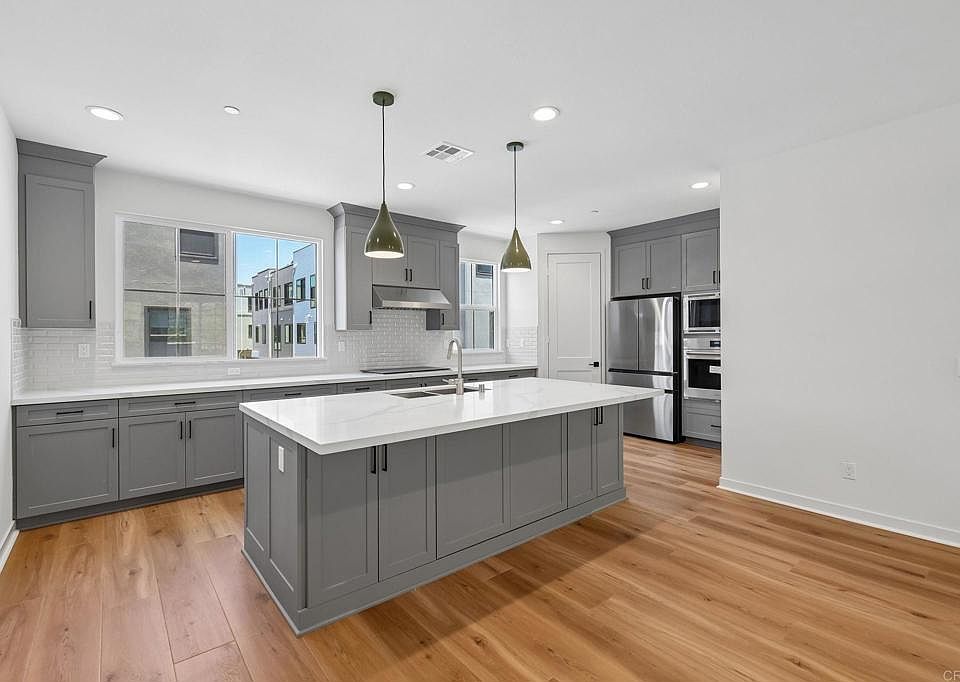 1st image of 4949 Thistle Way