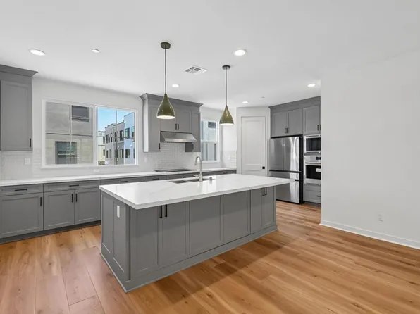 4949 Thistle Way, Carlsbad, CA 92008