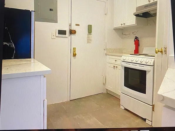 216 East 10th Street image 10 of 11