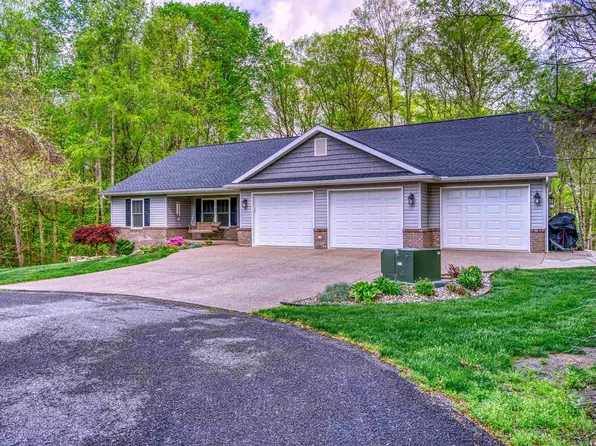 6831 W Whispering Creek Dr, Owensville, IN 47665