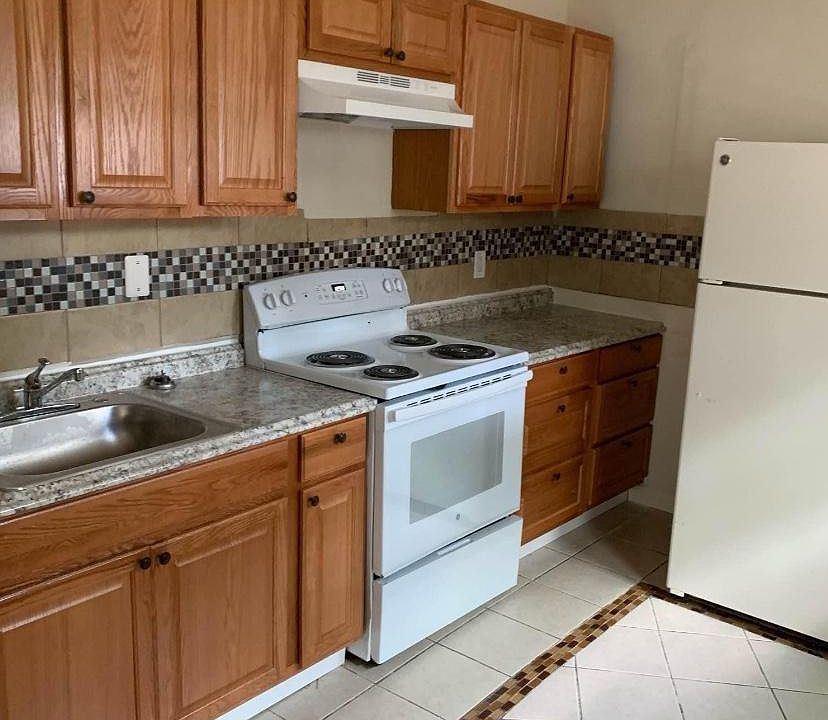 1st image of 812 N Monroe St #1