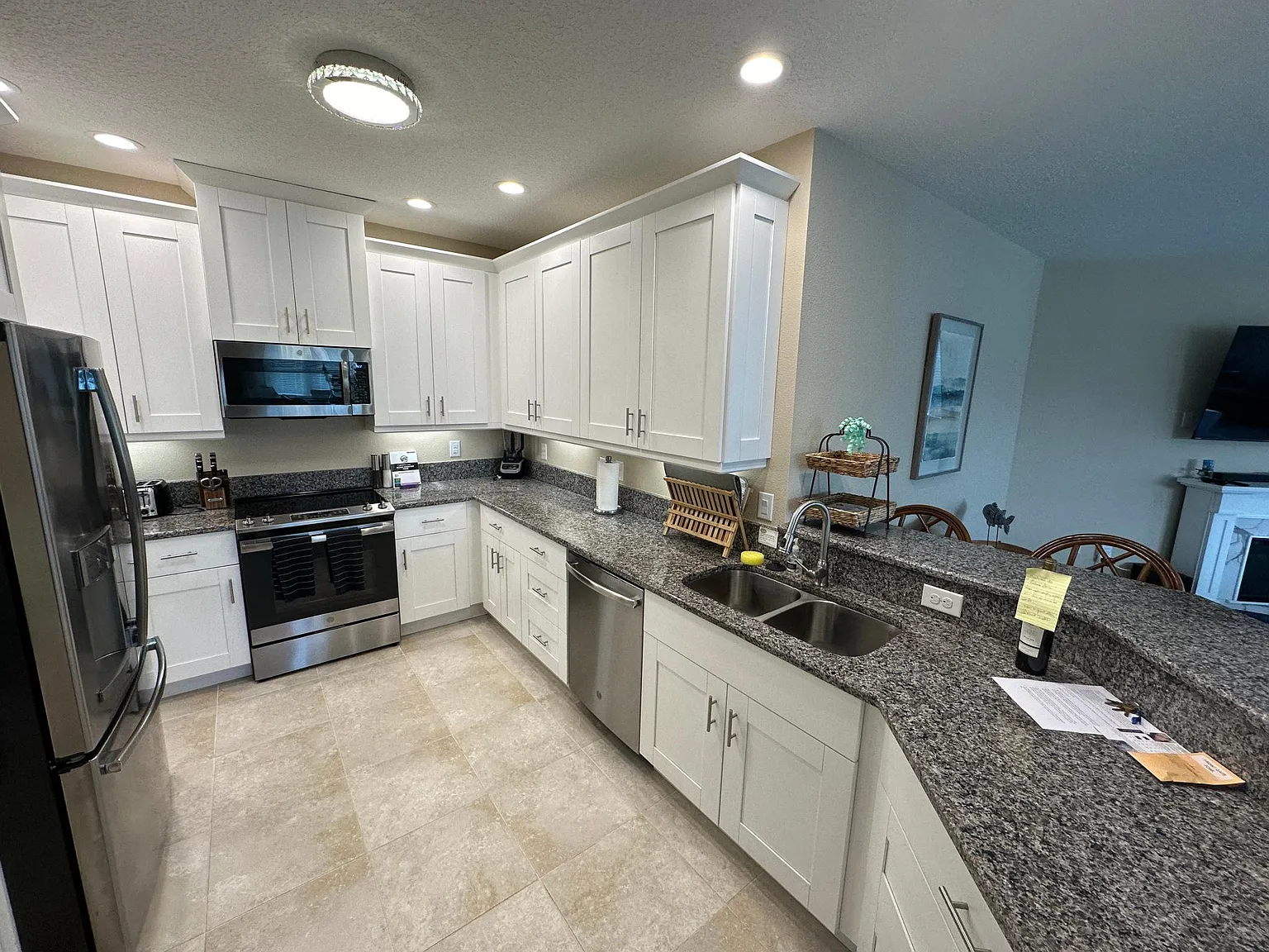 3 bed, 2.5 bath, 1854 sqft, $3,500 — Photo 3