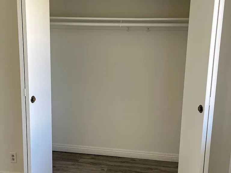 APT LANKERSHIM (RSO) — Photo 10