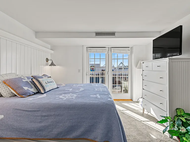 1 E Grand Ave #208 — Photo 16