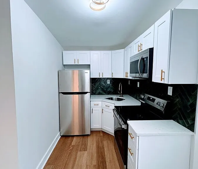 2068 E Somerset St #B — Photo 10