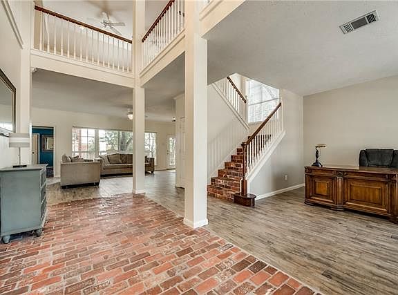 5th image of 8620 Castle Creek Ct