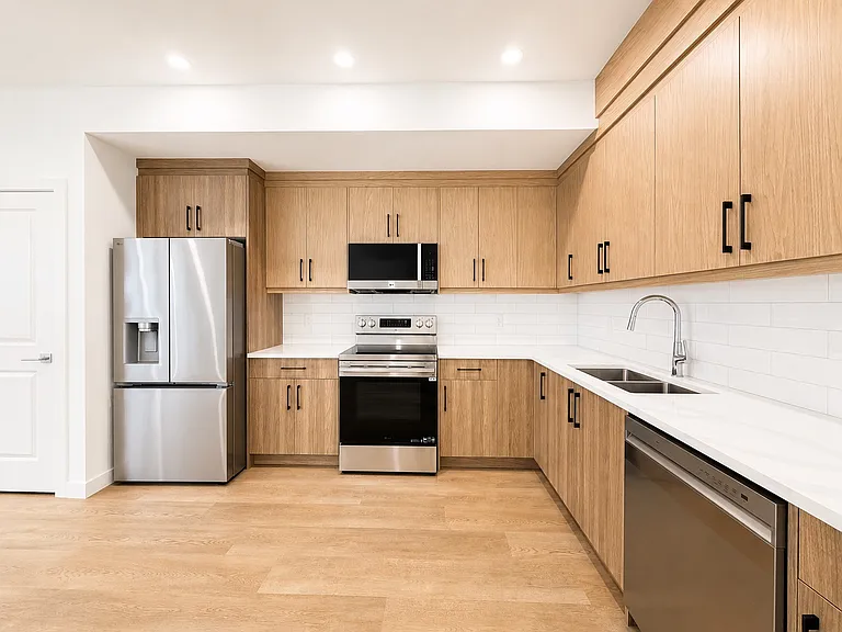 227 26th Ave NE #201 — Photo 5