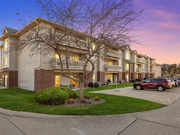 250 Cimarron Dr Unit 118, Hiawatha, IA 52233