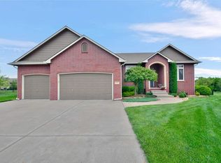14211 E Ayesbury Cir, Wichita, KS 67228