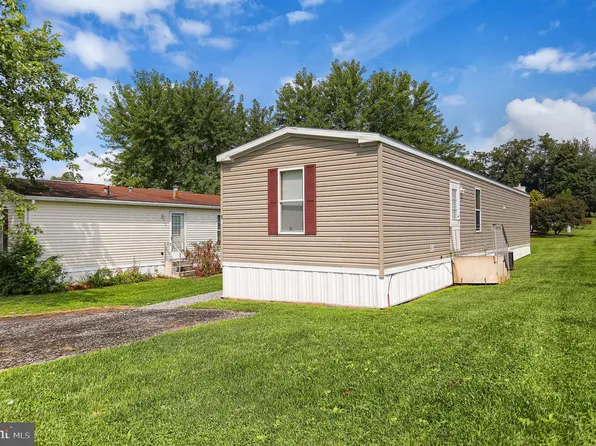 19 Siding Ln, Millersburg, PA 17061