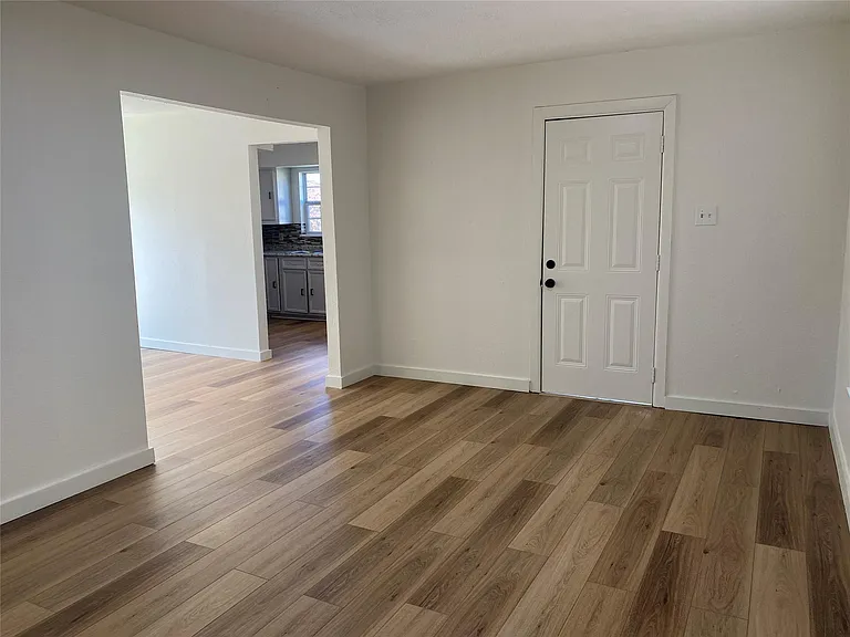 120 Weldon St — Photo 4