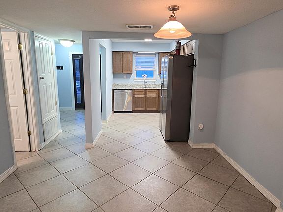 2nd image of 1625 Martin Bluff Rd APT 39
