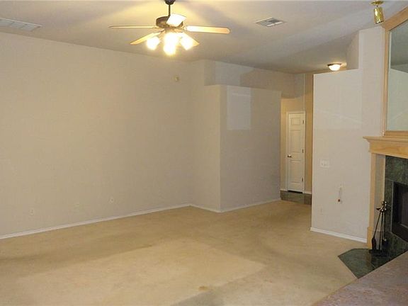 4th image of 200 Mountain Oaks Dr