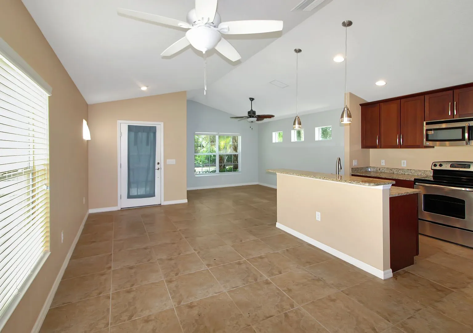 Grand Palm Annual Home to Rent — Photo 3