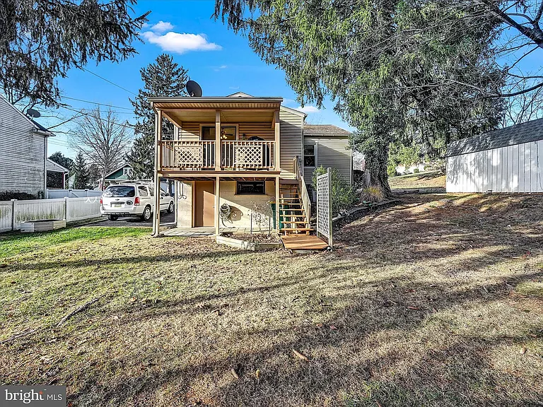 121 Norman St — Photo 6
