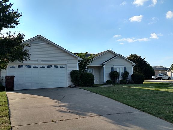 4th image of 25 Windcrest Dr