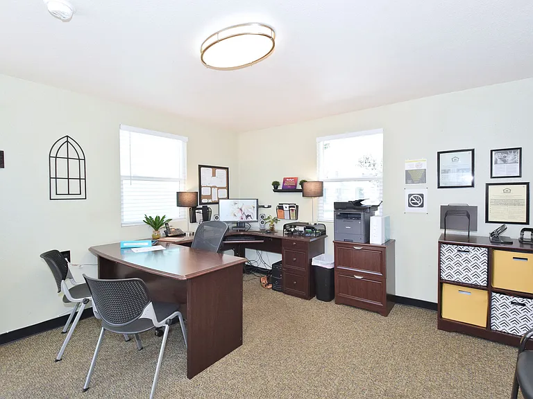 Meridian Park Apartments — Photo 12