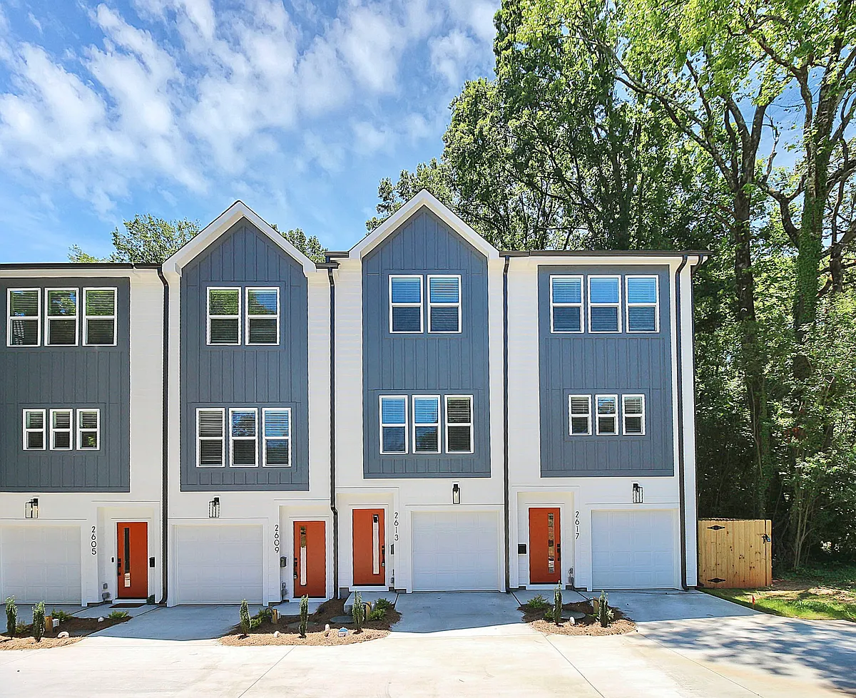 Building Photo - 2613 Dr Carver Rd