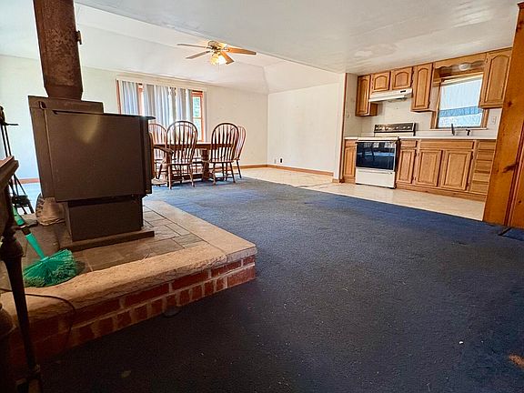 5th image of 192 Aspen Rd