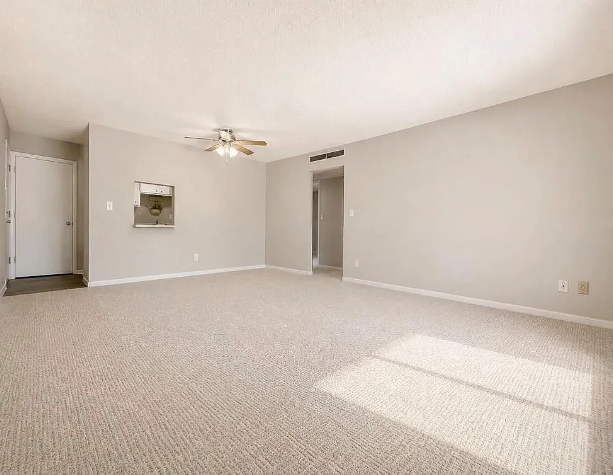 2 bed, 1012 sqft, $1,895 — Photo 4