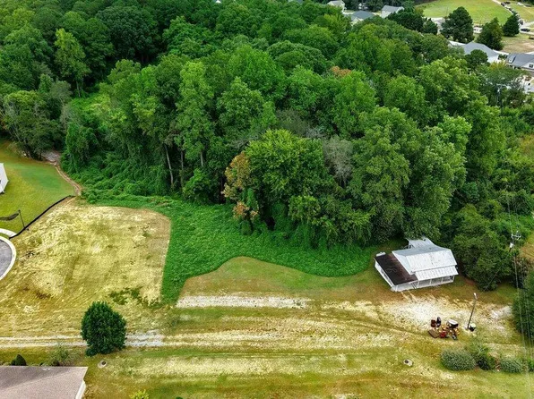 159 S Coral Bells Way, Four Oaks, NC 27524