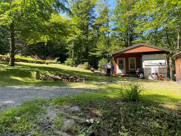 99 Shawnee Dr, Heath, MA 01346