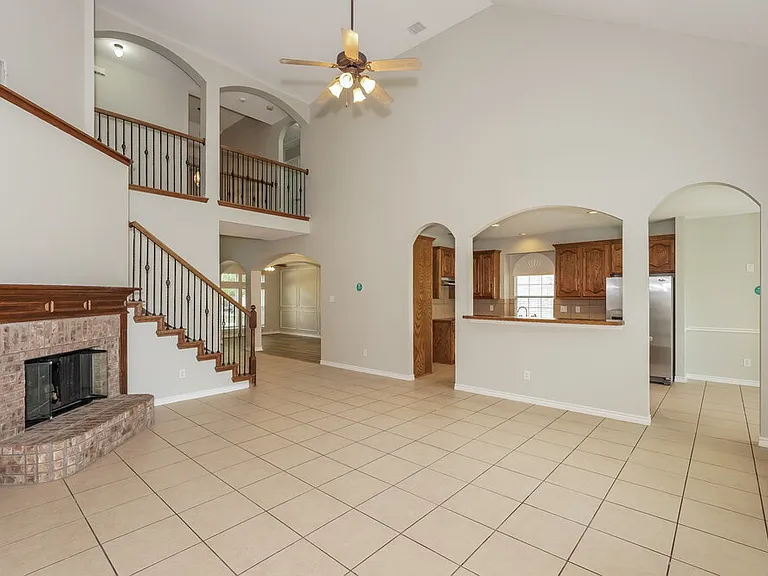 1114 Fleming Ct — Photo 6