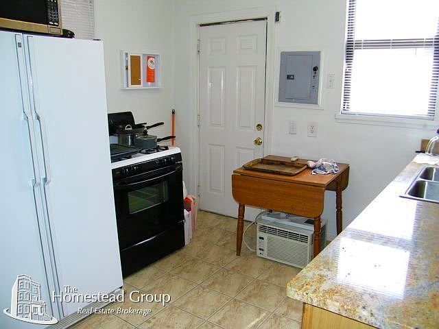 2nd image of 1855 W Grand Ave #2FK