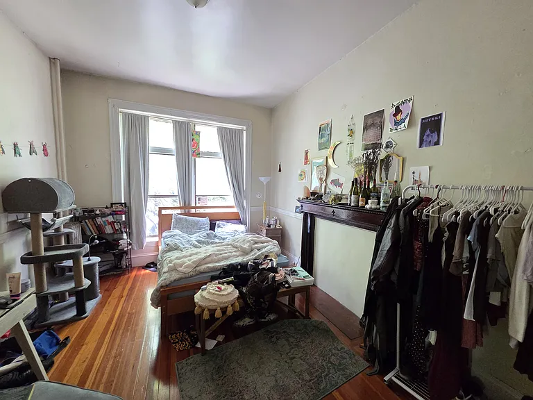 219 Harvard St #7 — Photo 10