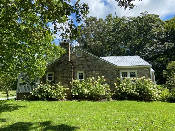 (undisclosed Address), Fairview, NC 28730