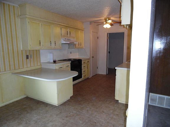 4th image of 7812 Avenue V