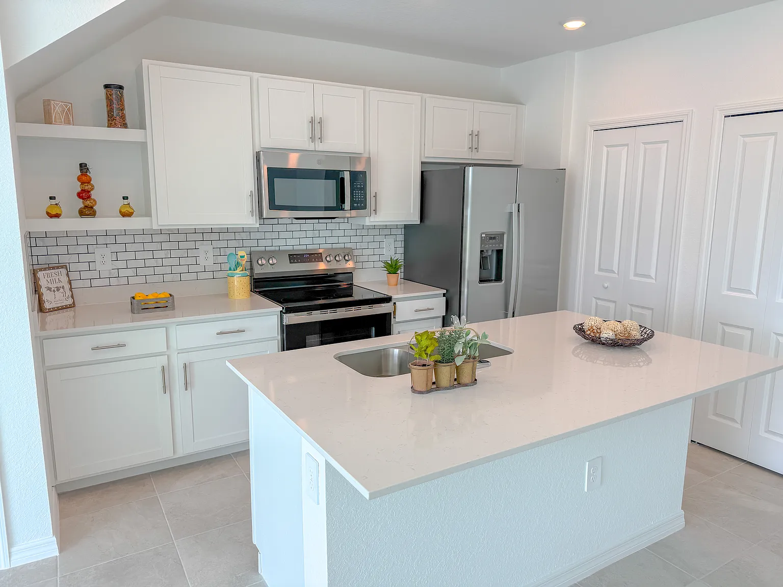 3 bed, 2.5 bath, $2,300 — Photo 1