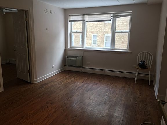 3rd image of 2115 W Farwell Ave APT 203