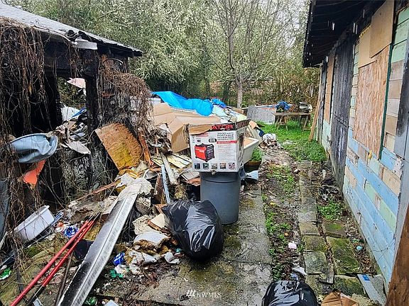 5th image of 1214 Central St SE