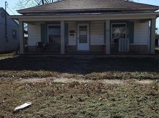 813 E Maple St, Cushing, OK 74023