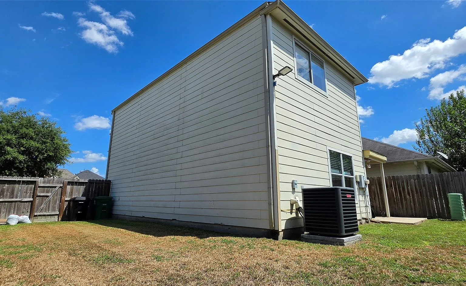 3 bed, 2.5 bath, 2197 sqft, $1,800 — Photo 3