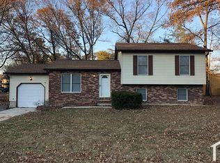 230 Armstrong Ln, Pasadena, MD 21122